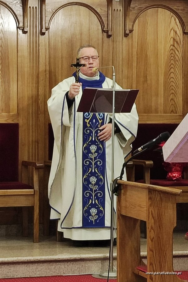 76 Wtorek - msza wieczorna.jpg